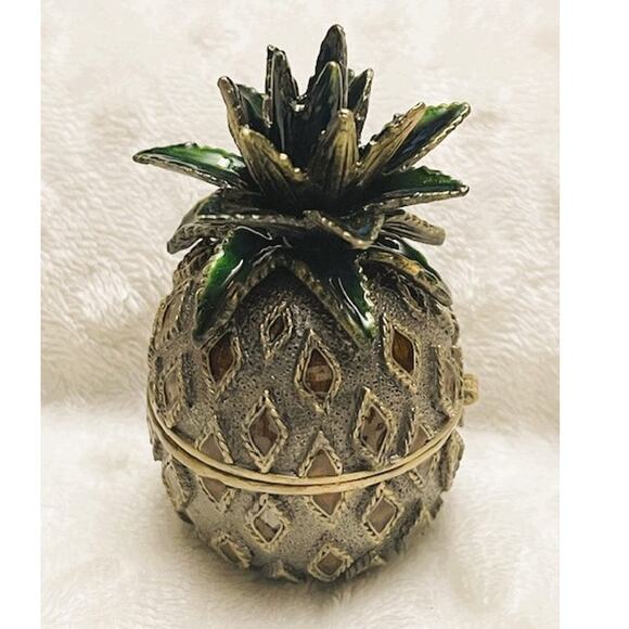 Vintage Milson & Louis Enamel Pineapple Trinket Box w/Magnetic Closure - Picture 4 of 7